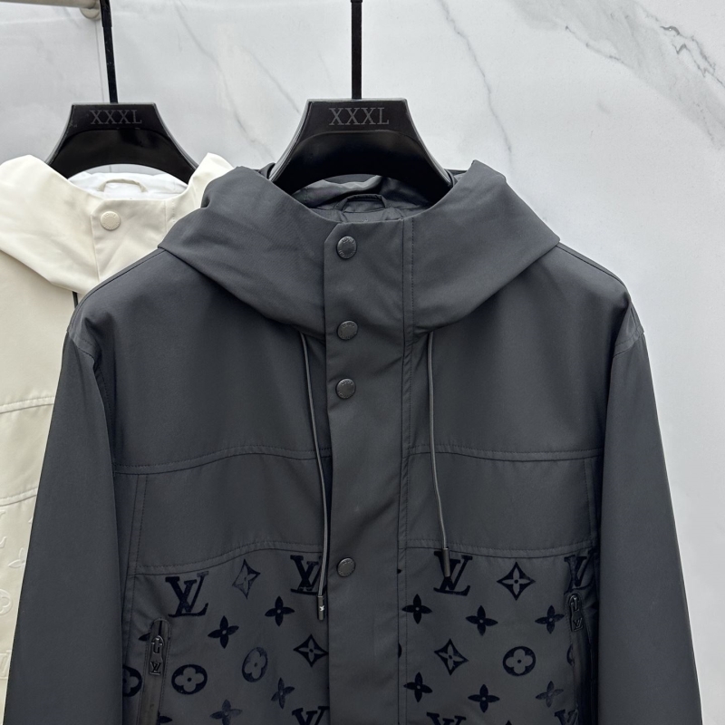 l0vis Vvtt0n outwear